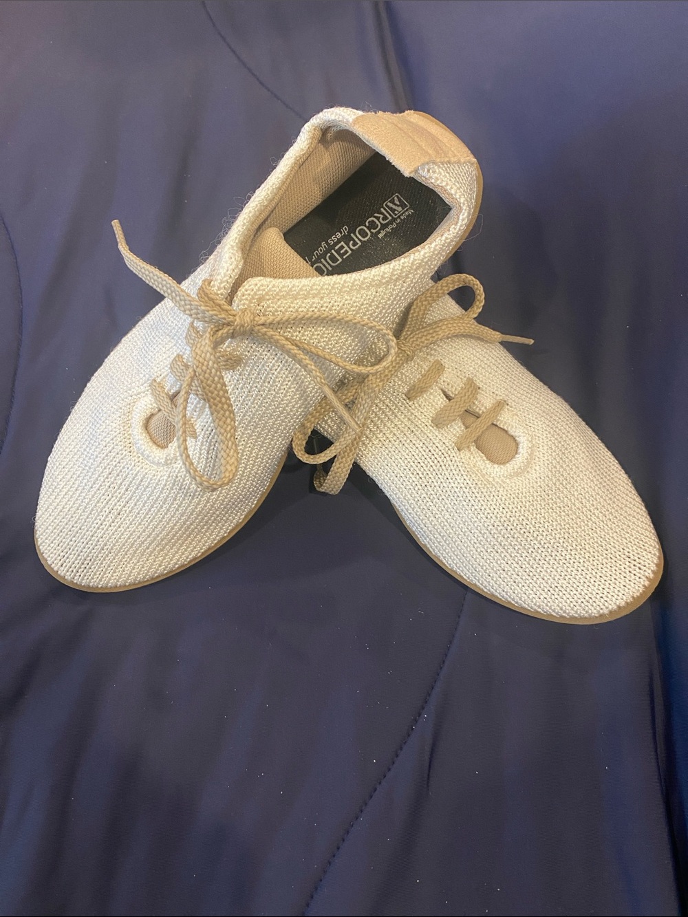 Brand new! Arcopedico Cream Knit Lace-Up Casual Sneakers size 7
